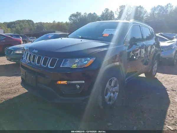 3C4NJDBB2MT576674 2021 JEEP COMPASS - Image 2