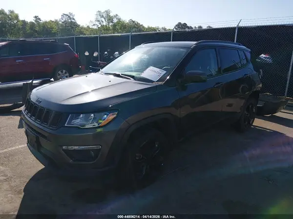 3C4NJDBB2MT586427 2021 JEEP COMPASS - Image 2
