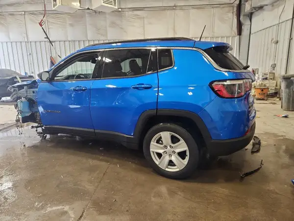 3C4NJDBB2NT150825 2022 JEEP COMPASS - Image 2