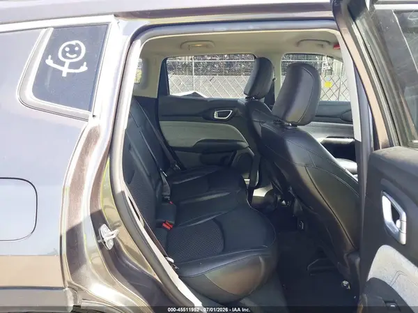 3C4NJDBB2NT152882 2022 JEEP COMPASS - Image 8
