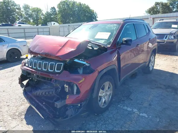 3C4NJDBB2NT165521 2022 JEEP COMPASS - Image 2