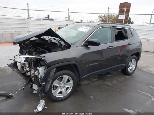 3C4NJDBB2NT176163 2022 JEEP COMPASS - Image 2