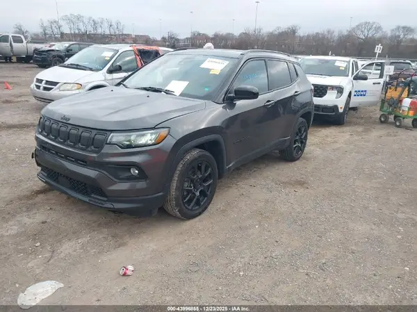 3C4NJDBB2NT184571 2022 JEEP COMPASS - Image 2