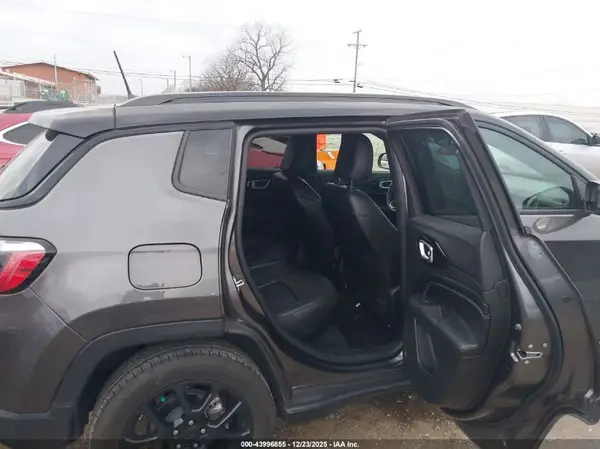 3C4NJDBB2NT184571 2022 JEEP COMPASS - Image 8