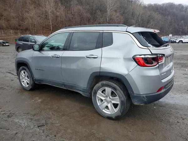 3C4NJDBB2NT204673 2022 JEEP COMPASS - Image 2