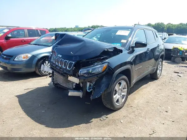 3C4NJDBB2NT212000 2022 JEEP COMPASS - Image 2