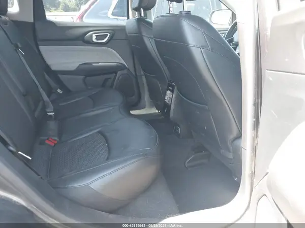 3C4NJDBB2NT216810 2022 JEEP COMPASS - Image 8