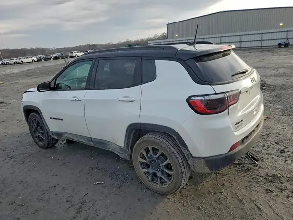 3C4NJDBB2NT227127 2022 JEEP COMPASS - Image 2