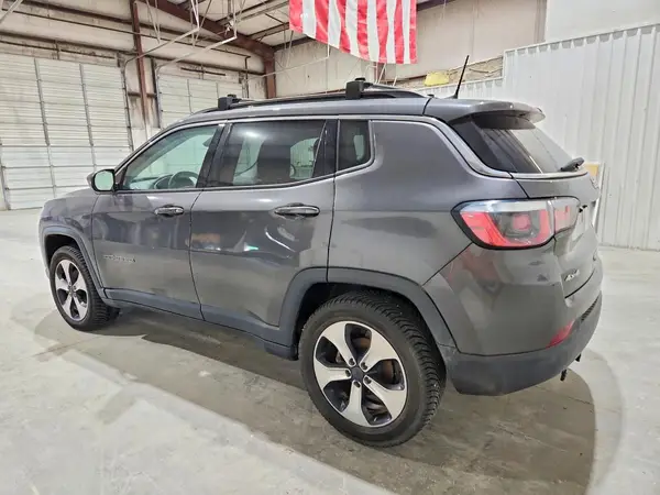 3C4NJDBB3HT629176 2017 JEEP COMPASS - Image 2