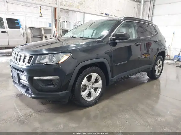 3C4NJDBB3HT680970 2017 JEEP COMPASS - Image 2