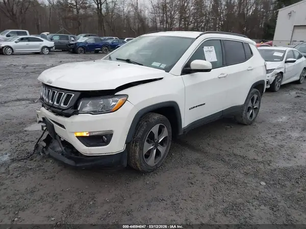 3C4NJDBB3JT101403 2018 JEEP COMPASS - Image 2