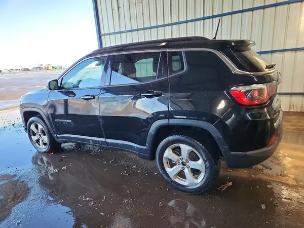 3C4NJDBB3JT107623 2018 JEEP COMPASS - Image 2