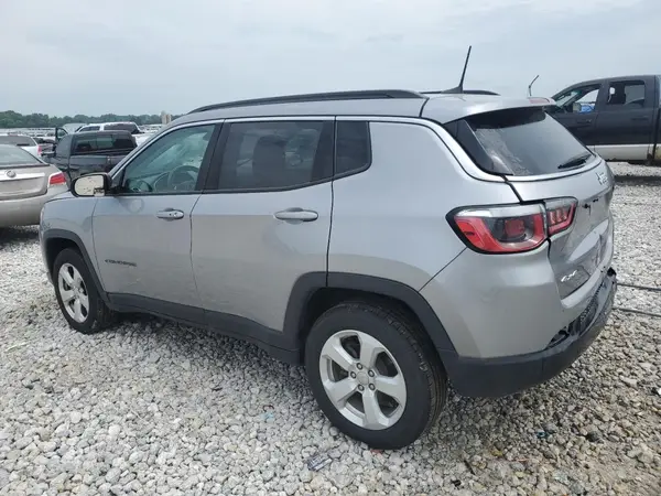3C4NJDBB3JT112420 2018 JEEP COMPASS - Image 2