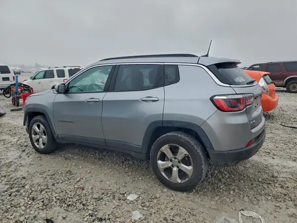 3C4NJDBB3JT113485 2018 JEEP COMPASS - Image 2