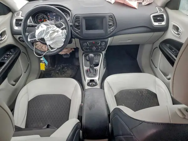 3C4NJDBB3JT113485 2018 JEEP COMPASS - Image 8