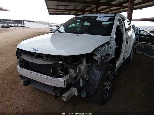 3C4NJDBB3JT114877 2018 JEEP COMPASS - Image 2