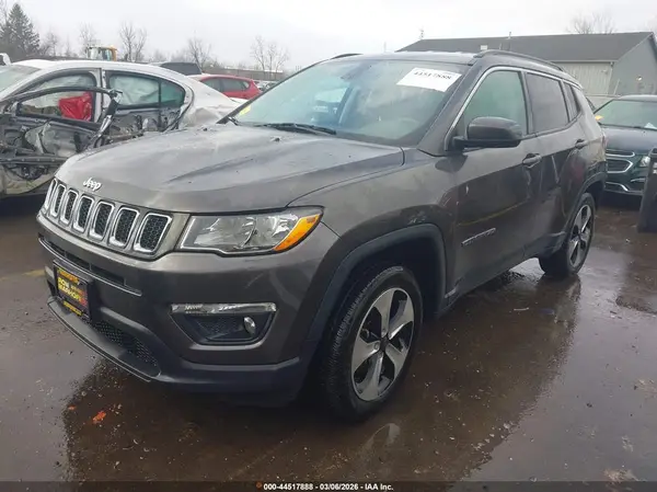 3C4NJDBB3JT116791 2018 JEEP COMPASS - Image 2