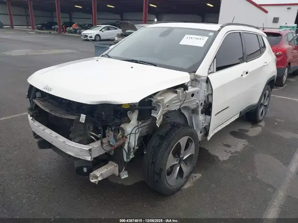 3C4NJDBB3JT126852 2018 JEEP COMPASS - Image 2