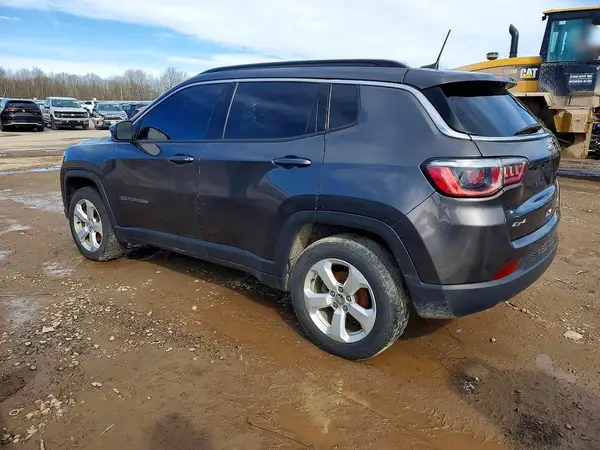3C4NJDBB3JT134952 2018 JEEP COMPASS - Image 2