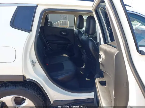 3C4NJDBB3JT136491 2018 JEEP COMPASS - Image 8