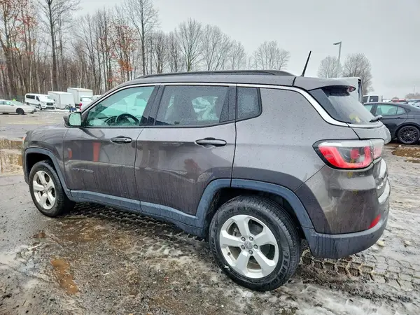 3C4NJDBB3JT138998 2018 JEEP COMPASS - Image 2