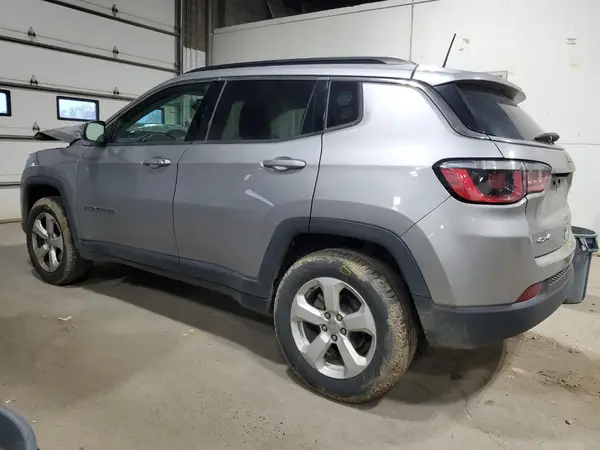 3C4NJDBB3JT139116 2018 JEEP COMPASS - Image 2