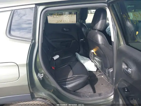 3C4NJDBB3JT140718 2018 JEEP COMPASS - Image 8