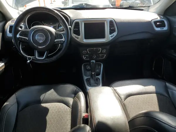 3C4NJDBB3JT142940 2018 JEEP COMPASS - Image 8