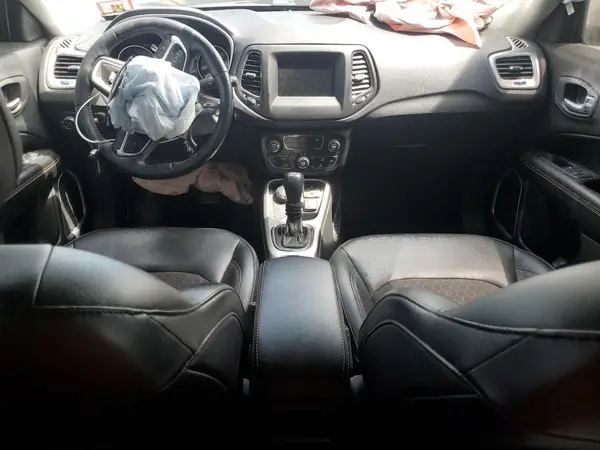 3C4NJDBB3JT147166 2018 JEEP COMPASS - Image 8