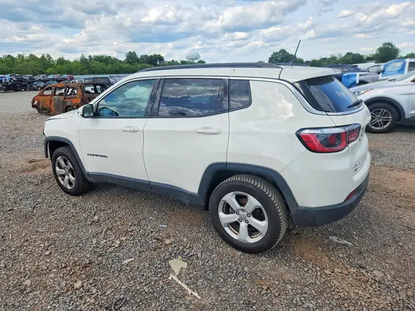 3C4NJDBB3JT147667 2018 JEEP COMPASS - Image 2