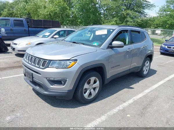 3C4NJDBB3JT154540 2018 JEEP COMPASS - Image 2