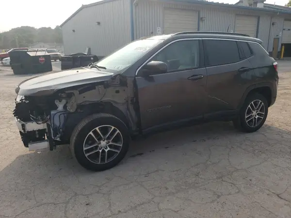 3C4NJDBB3JT154795 2018 JEEP COMPASS - Image 1