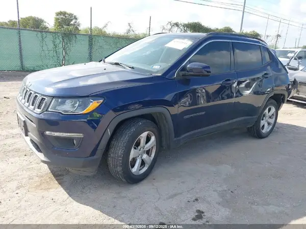 3C4NJDBB3JT155235 2018 JEEP COMPASS - Image 2