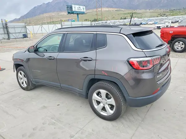 3C4NJDBB3JT160953 2018 JEEP COMPASS - Image 2