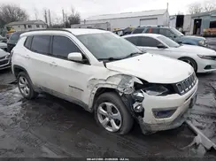 3C4NJDBB3JT161858 2018 JEEP COMPASS