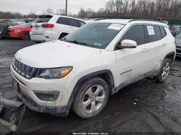 3C4NJDBB3JT161858 2018 JEEP COMPASS - Image 2