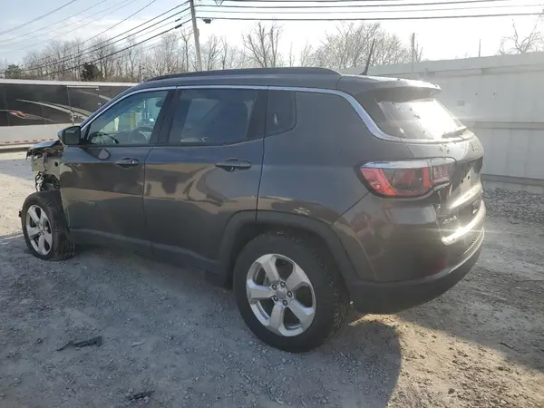 3C4NJDBB3JT168759 2018 JEEP COMPASS - Image 2