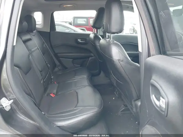 3C4NJDBB3JT175663 2018 JEEP COMPASS - Image 8