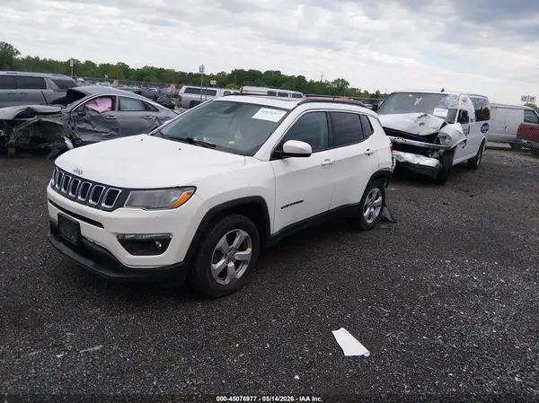 3C4NJDBB3JT175808 2018 JEEP COMPASS - Image 2