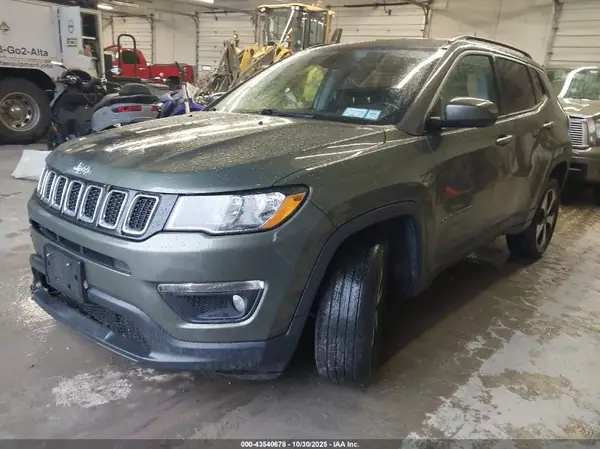 3C4NJDBB3JT177736 2018 JEEP COMPASS - Image 2