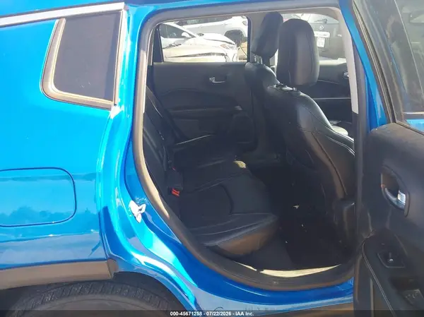 3C4NJDBB3JT177784 2018 JEEP COMPASS - Image 8