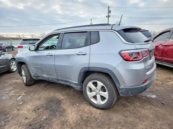3C4NJDBB3JT178157 2018 JEEP COMPASS - Image 2