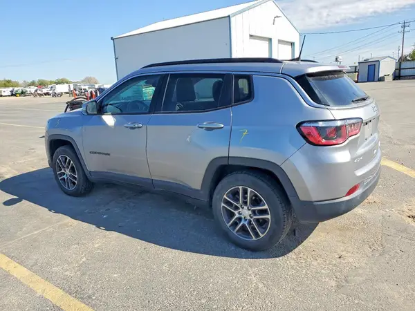 3C4NJDBB3JT178207 2018 JEEP COMPASS - Image 2