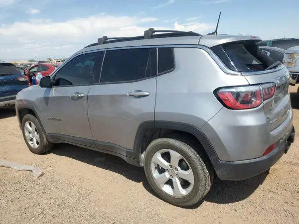 3C4NJDBB3JT178739 2018 JEEP COMPASS - Image 2