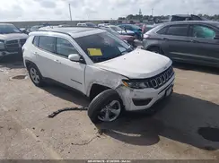 3C4NJDBB3JT191555 2018 JEEP COMPASS