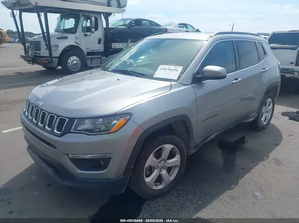 3C4NJDBB3JT199395 2018 JEEP COMPASS - Image 2