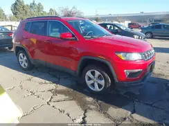 3C4NJDBB3JT222318 2018 JEEP COMPASS