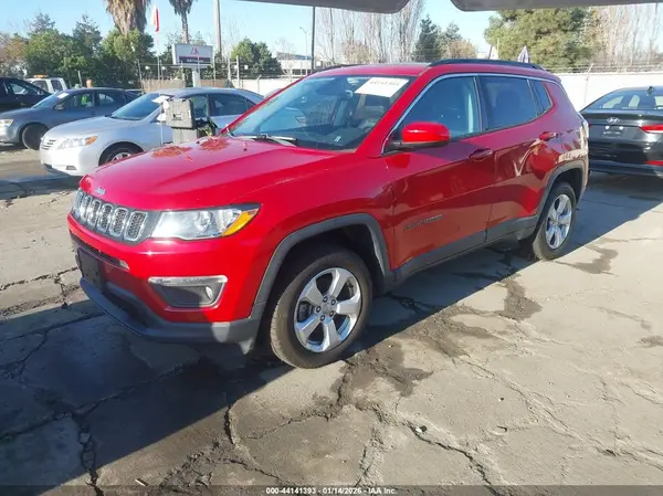 3C4NJDBB3JT222318 2018 JEEP COMPASS - Image 2