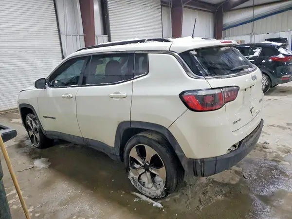 3C4NJDBB3JT222836 2018 JEEP COMPASS - Image 2
