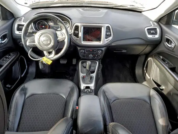 3C4NJDBB3JT239667 2018 JEEP COMPASS - Image 8